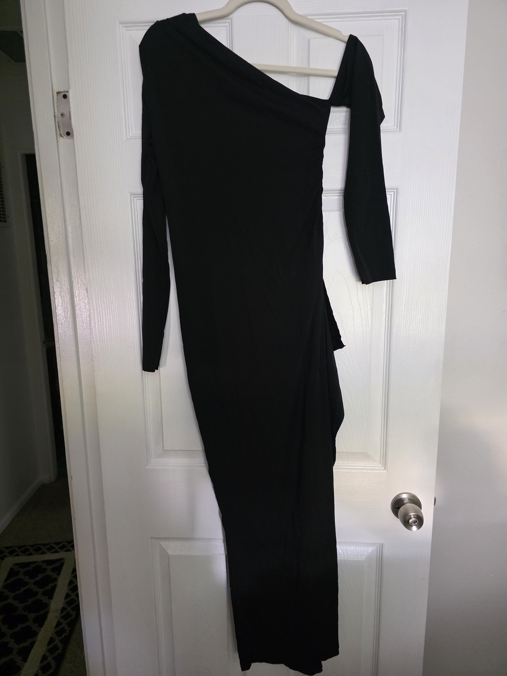Black One-Shoulder Long Sleeve Maxi Dress